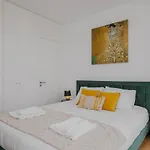 Chimney Luxury House With Ac
