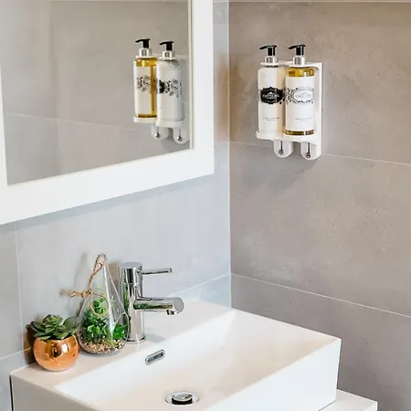 Chimney Luxury House With Ac *