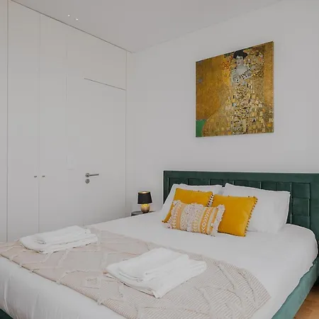 Chimney Luxury House With Ac